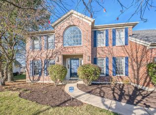 2707 Pennyroyal Cir, Naperville, IL