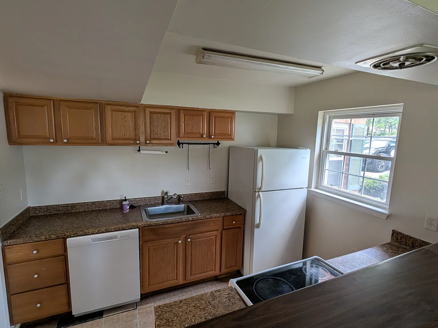 2 bed, 986 sqft, $1,700 — Photo 2