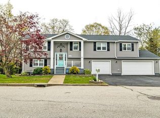 22 Tanglewood Ln, North Providence, RI 02904