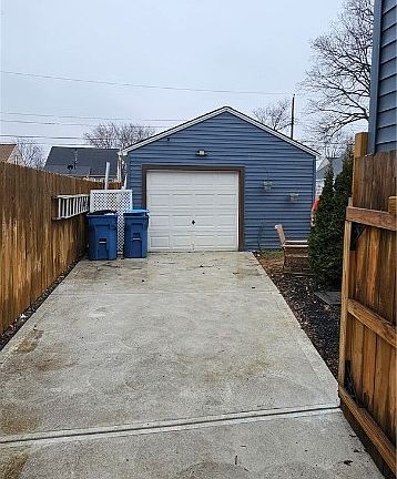 3rd image of 3202 Lincoln St