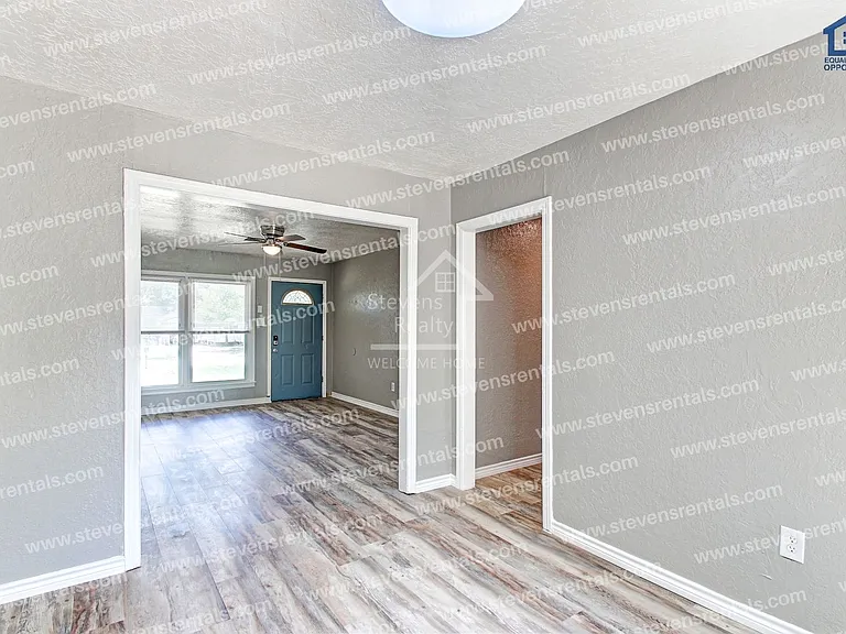1210 NW Irwin Ave — Photo 14