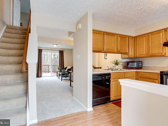 5th image of 8543 Koluder Ct