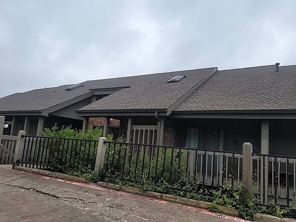 2nd image of 804 Signal Ridge Pl