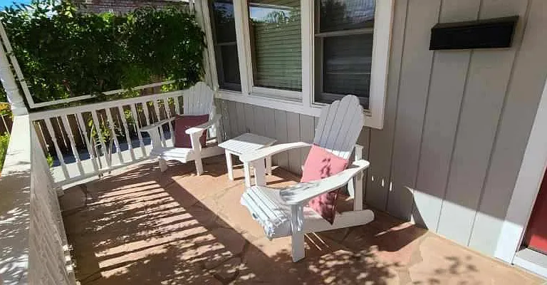 21 E Abbey St — Photo 2