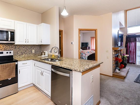 4th image of 1077 108th Ln NW