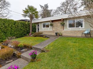 1051 Chesterfield Rd, Saanich, BC V8Z 2T9