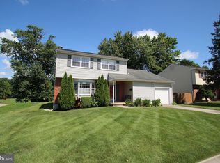 10 Donwood Dr, New Castle, DE 19720