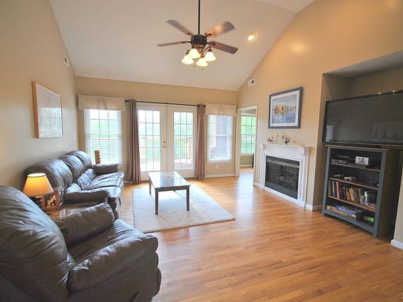 4th image of 1482 Lake Shore Dr