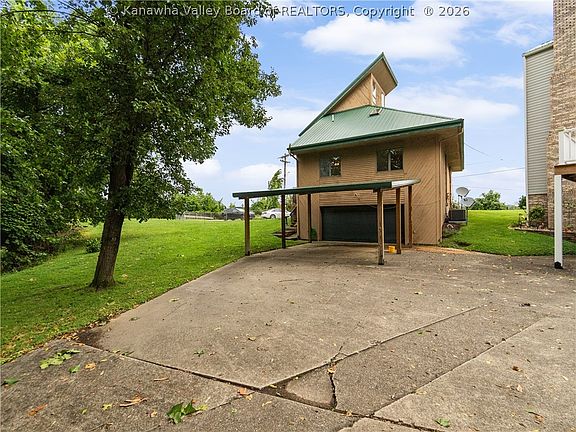4th image of 1020 Mountain Rd
