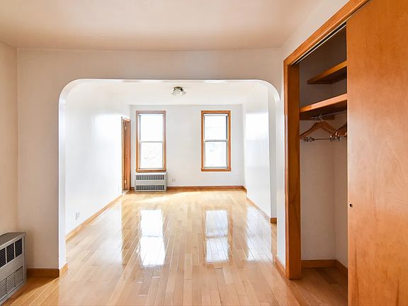 5th image of 108 Berry St Fl 4