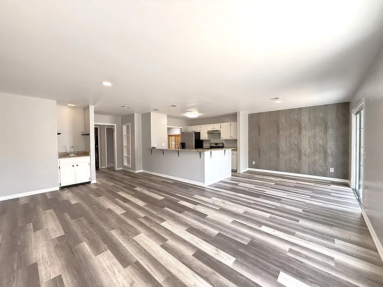 10405 Ashwood Dr — Photo 9