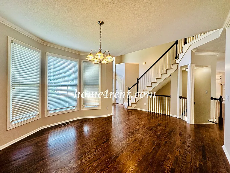 8511 W 128th St — Photo 6