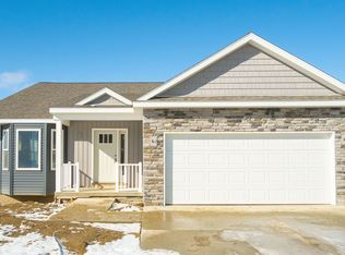 12914 Ivy Ln, Linden, MI 48451