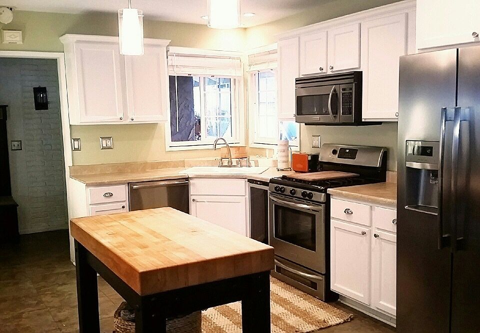 Beautiful spacious kitchen