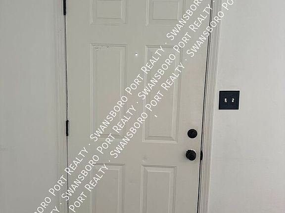 2nd image of 414 Myrtlewood Cir