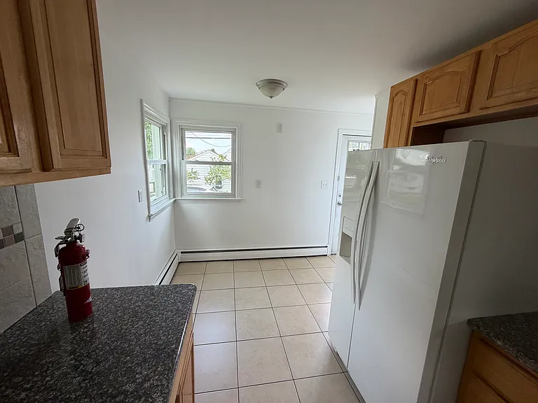 98 Craske St — Photo 14