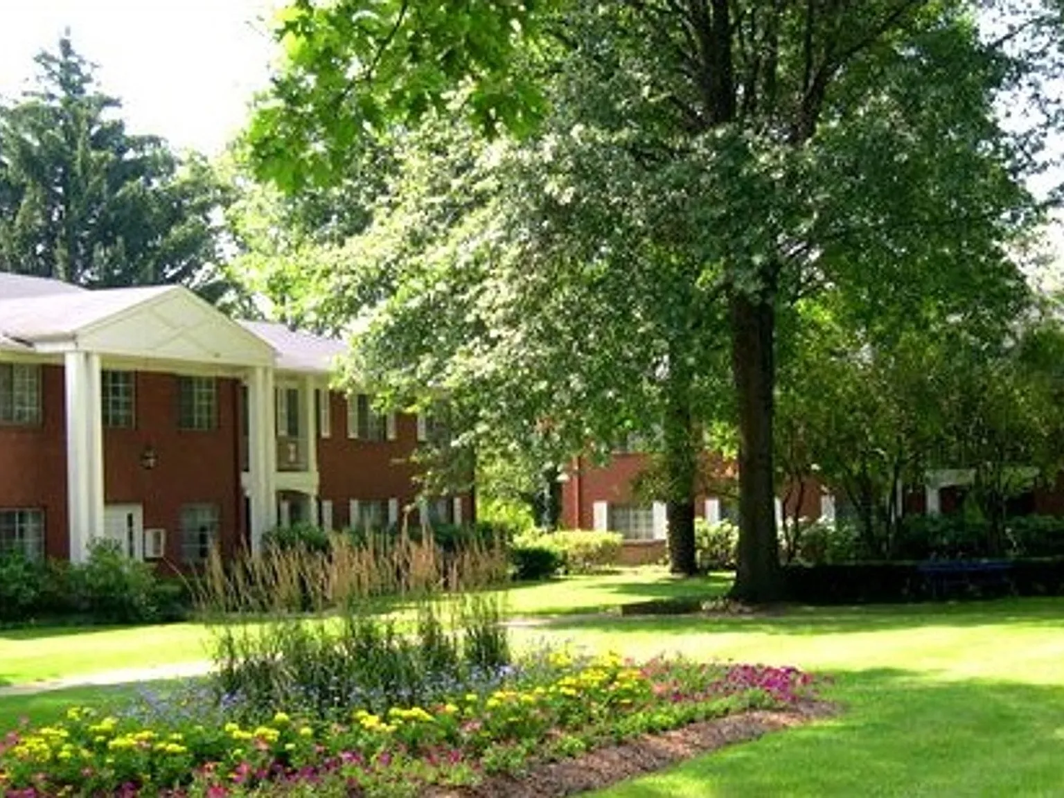Monticello Apartments & Townhomes including Logan Gate & Logan Way — Photo 4
