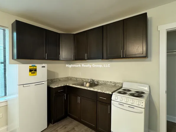 3933 N Clarendon Ave APT 111, Chicago, IL 60613