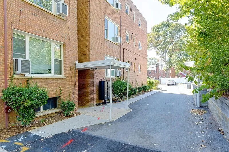 1 bed, 1.0 bath, 960 sqft, $1,254 — Photo 4