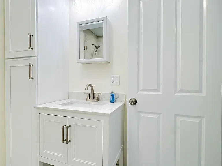 40 Walter St #A — Photo 18