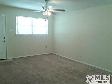 4th image of 1319 Briarwood Dr