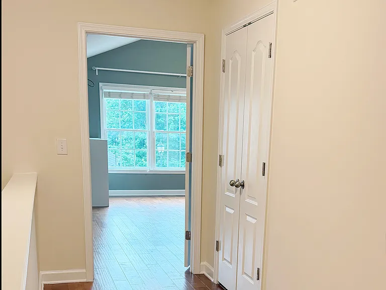 1651 Oakbrook Lake Dr — Photo 12