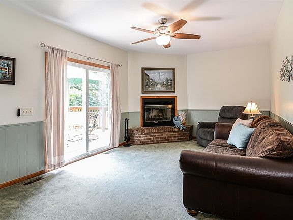 5th image of 8426 Berkshire Dr