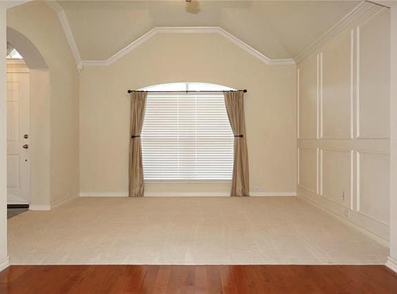 3rd image of 12029 Mordor Ln