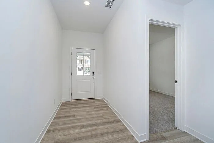 5 bed, 3.0 bath, 2427 sqft, $3,000 — Photo 4