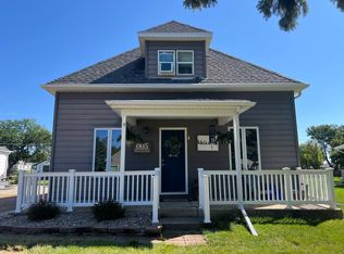 5 S Illinois Ave, Platte, SD 57369