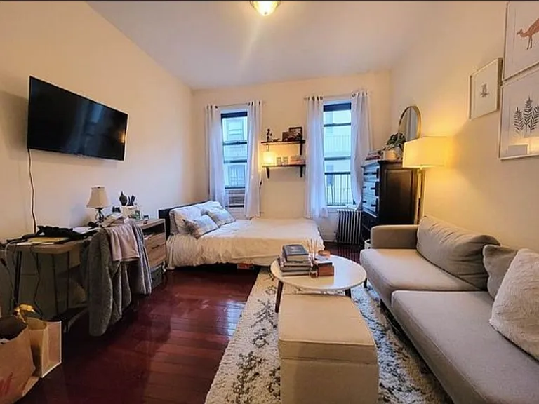488 E 74th St #5M — Photo 1