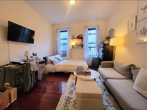 488 E 74th St #5M, New York, NY 10021
