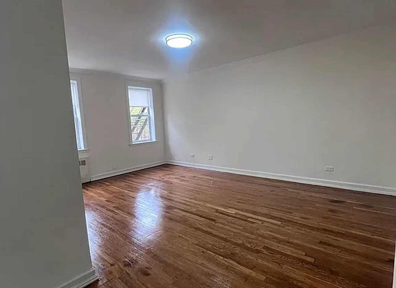 2 bed, 900 sqft, $2,800 — Photo 4