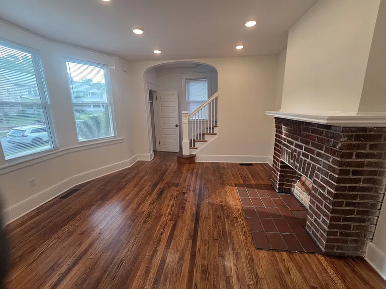 3207 Woodrow Ave — Photo 5