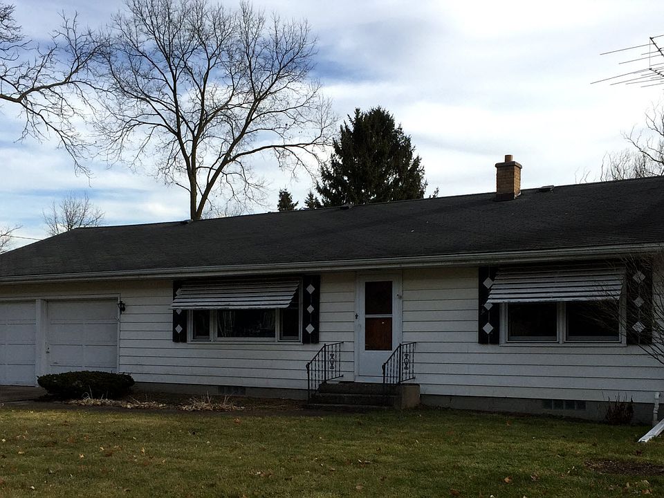 1st image of 230 Evergreen Dr