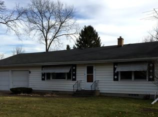 230 Evergreen Dr, Batavia, IL 60510
