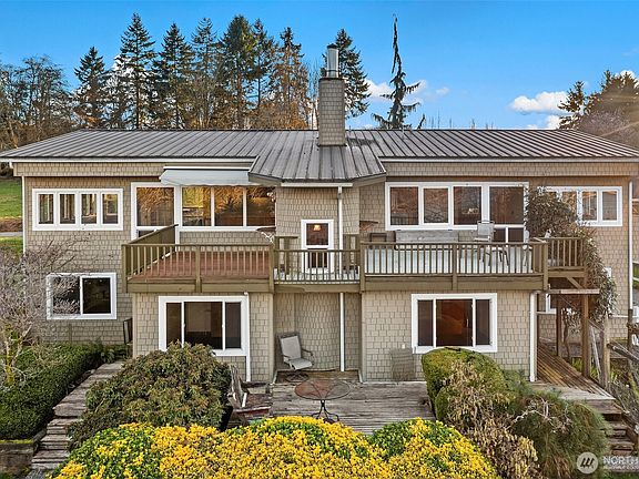 Perfectly perched two-story home in Dockton â€” a dynamic neighborhood close to waterfront, trails and a waterfront park.>