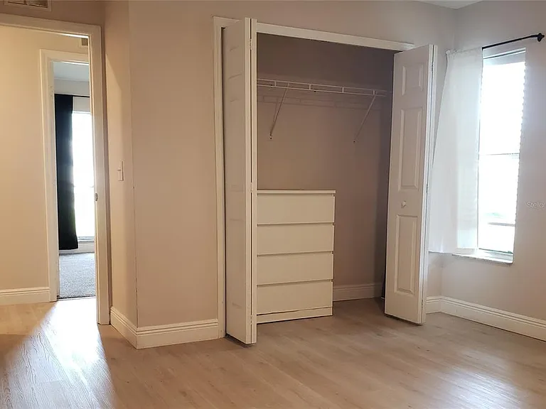 404 King Louis Ct — Photo 16
