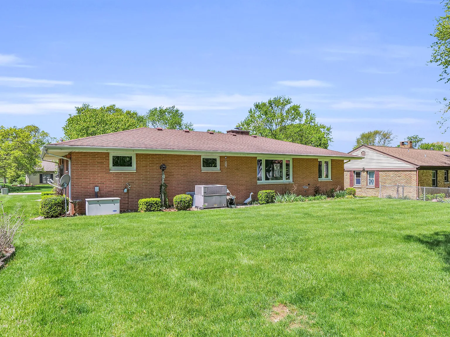 1702 Golfview Drive - 1 — Photo 2