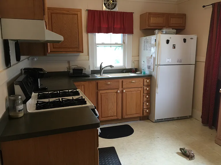 105 Rossiter Rd — Photo 7