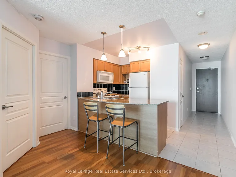 18 Yonge St #2907 — Photo 8