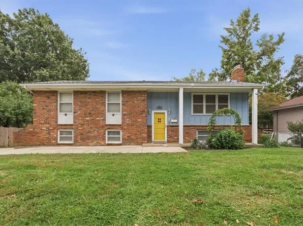 207 SW Craigmont Dr, Lees Summit, MO 64081