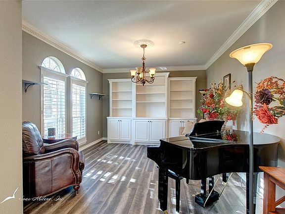 5th image of 98 Glen Abbey St