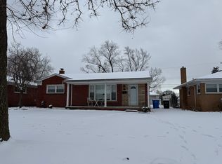 27091 Clairview Dr, Dearborn Heights, MI 48127
