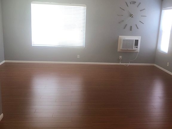4th image of 433 Autumn Dr APT 24