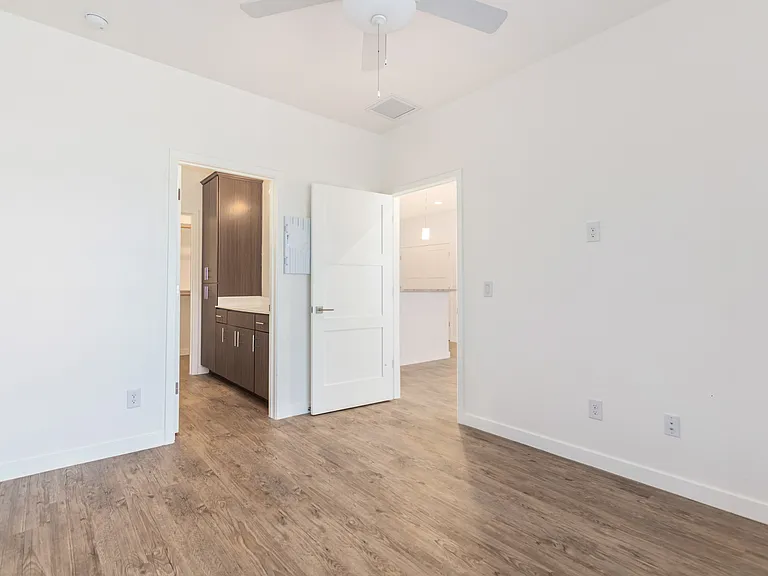 2063 E Lemon St #2004 — Photo 13