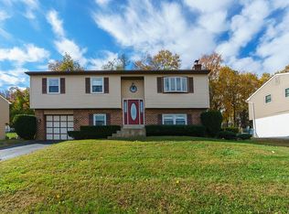 1207 Eric Dr, Upper Chichester, PA 19061