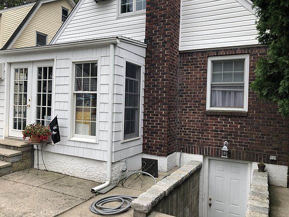 4th image of 203 Jacques Ave
