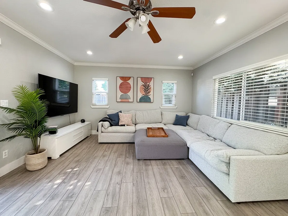 3 bed, 1567 sqft, $7,000 — Photo 2