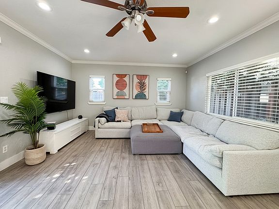2nd image of 2062 Leon Dr
